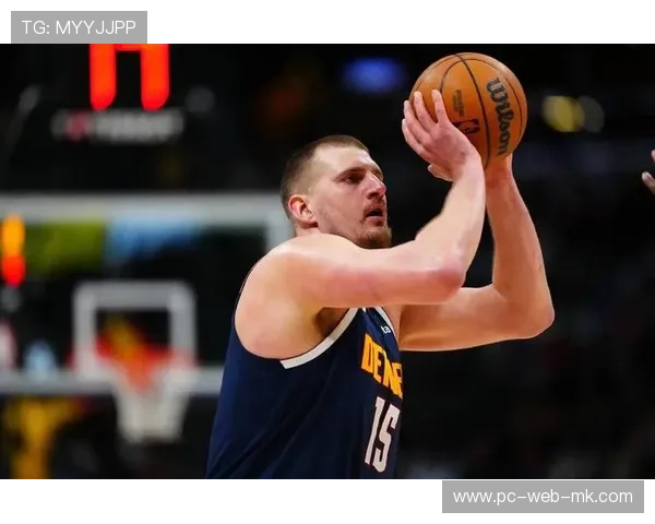 约基奇单手暴扣,掘金主场掌握节拍